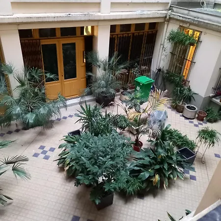 Small Near Montmartre Appartement